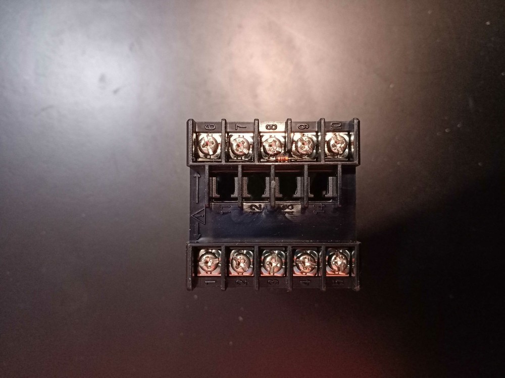 1PC NEW thermostat P10-2010-000A