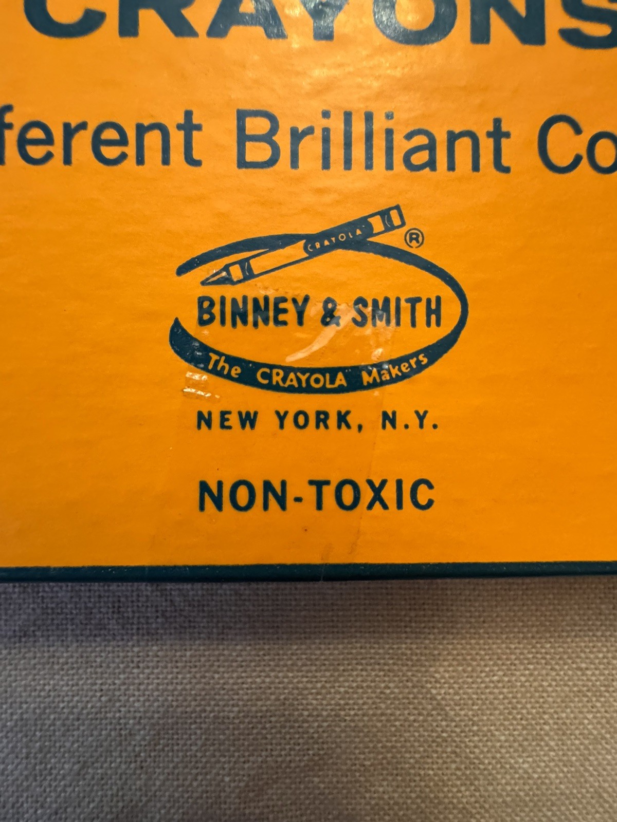 Binney & Smith Crayola Crayons Vintage Flat Box 24 Count No 241 Retired HOF NOS!