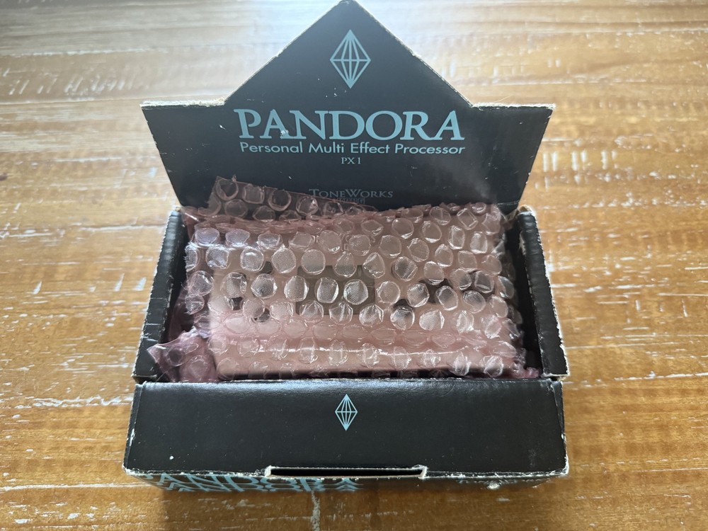 Korg ToneWorks Pandora PX1 Personal Multi Effect Processor Boxed Bundle