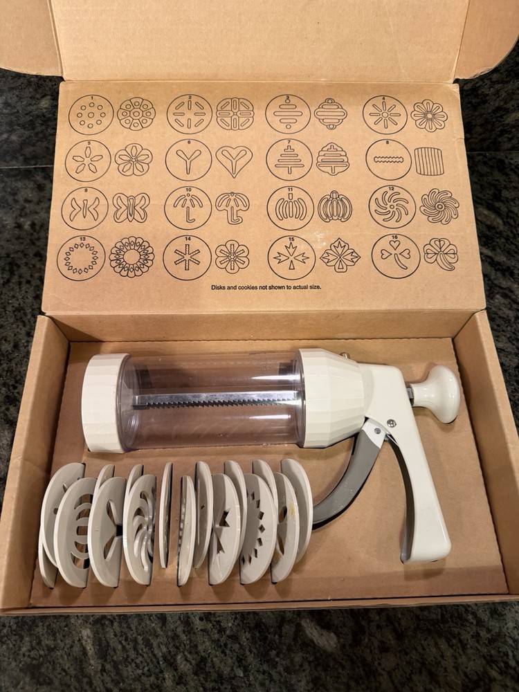 Pampered Chef 1525 Cookie Press with 16 Discs, White