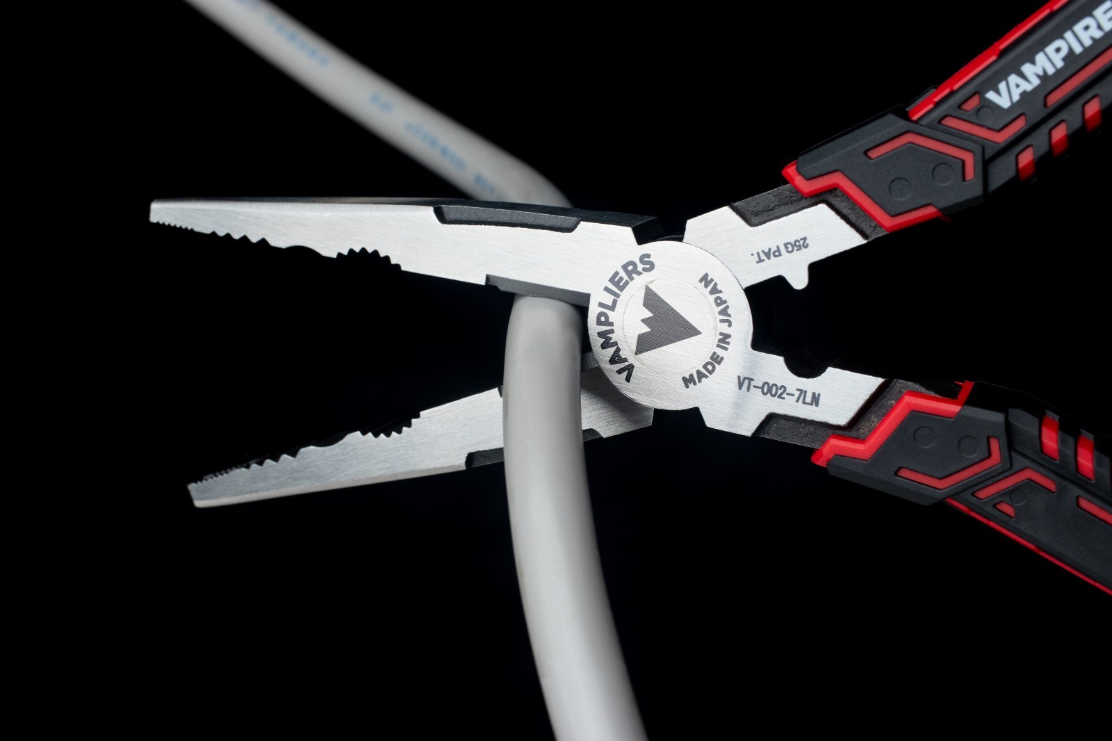 VAMPLIERS CAIMAN 7.5" Screw Extractor Long Nose Pliers W/ Crimper + Wire Cutter