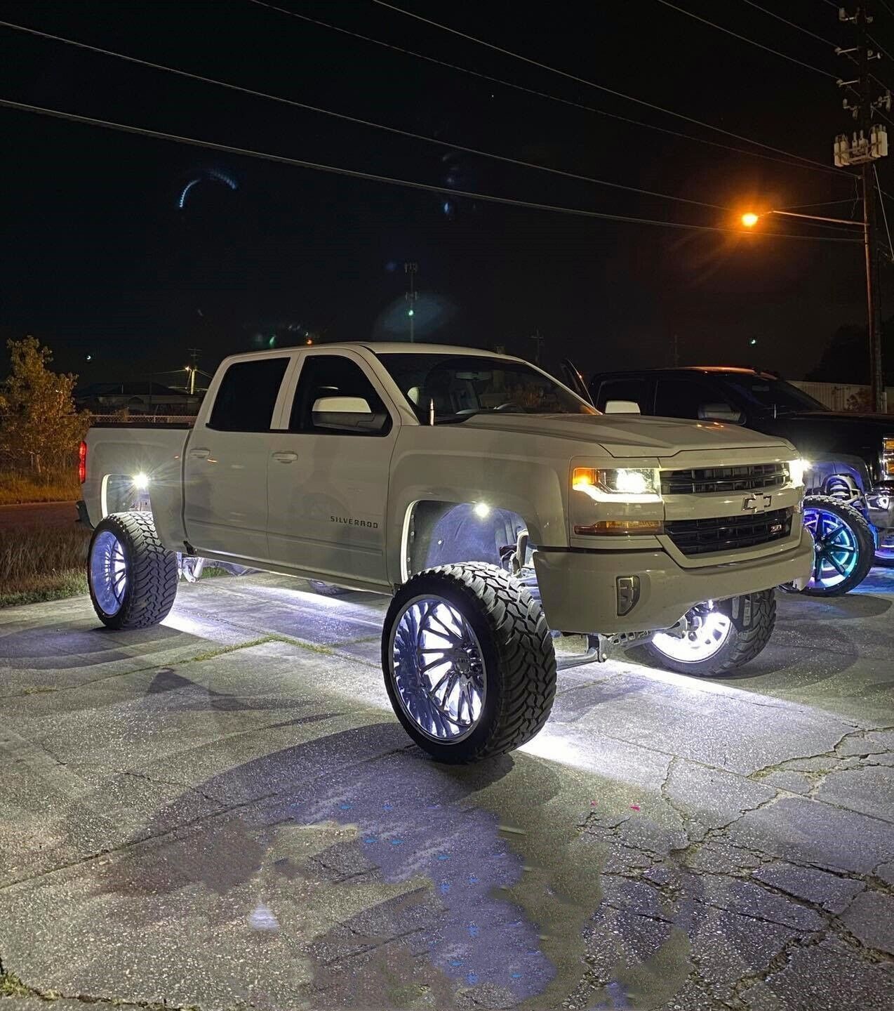 4PCS Quad Row Brightest 17.5" Wheel Rings Lights illuminated Strobe White LEDs