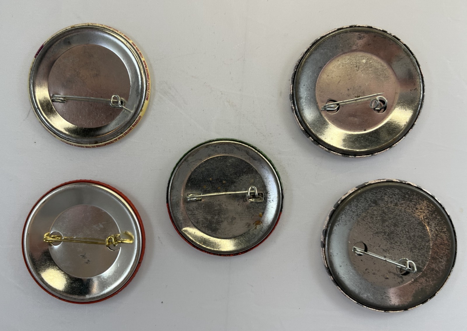 LOT OF FIVE PINBACKS BUTTONS MARCH FOR JUSTICE PEACE RACIST ATTACKS PROTEST