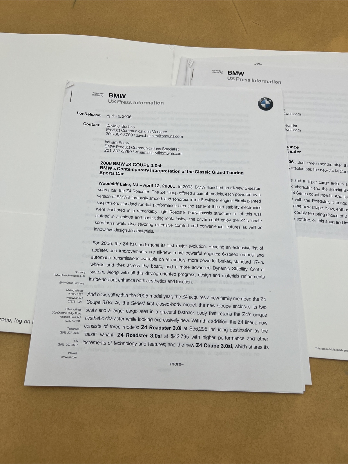 2006 BMW OF NORTH AMERICA PRESS KIT MEDIA INFORMATION WITH STORAGE FOLDER