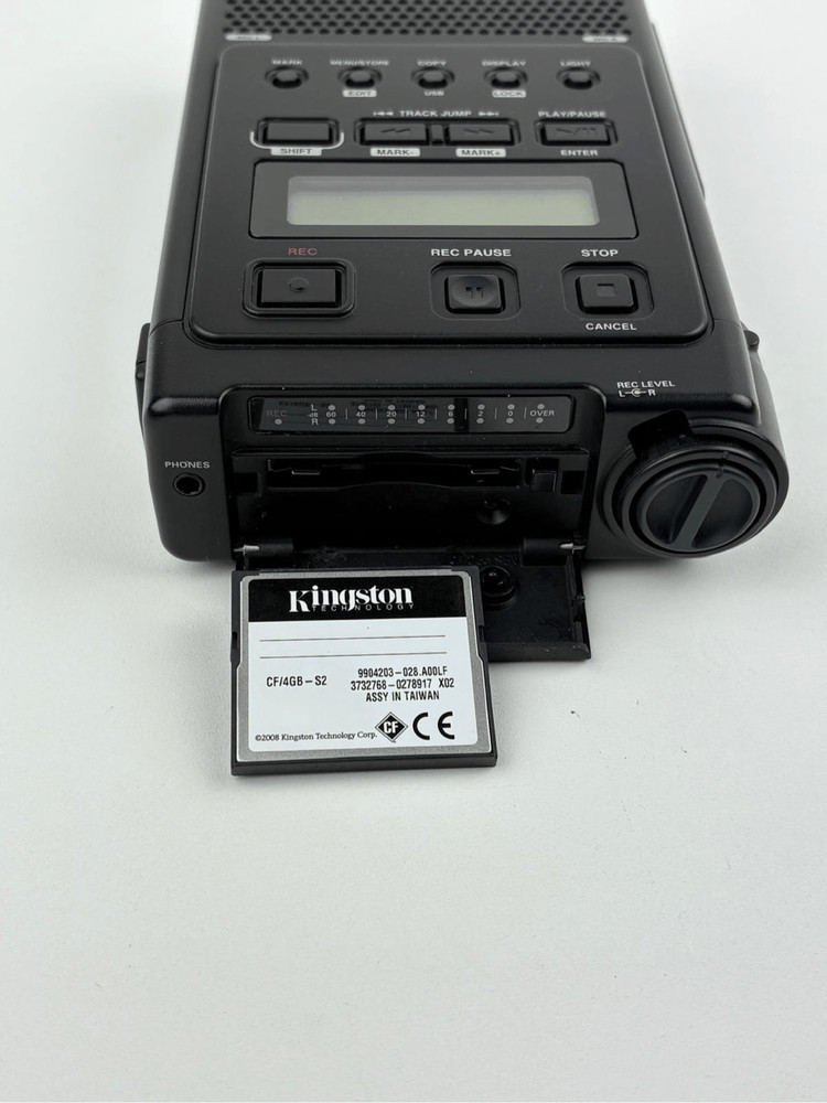 Marantz Professional PMD660 Handheld Solid State Recorder w/ 4 GB Flash Card