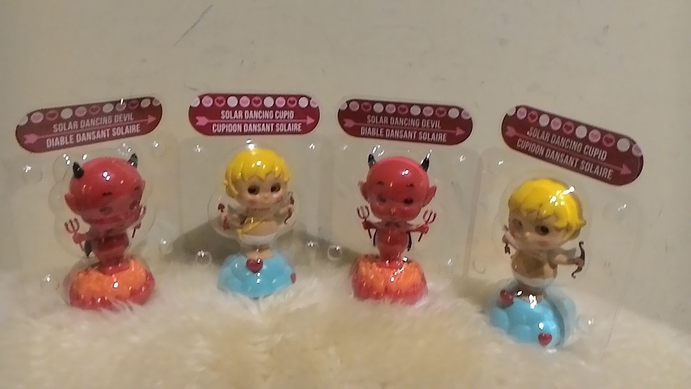 oh  NEW 2017 Solar Dancing (2)Cupid and (2)Devil   ( Valentine's Day )