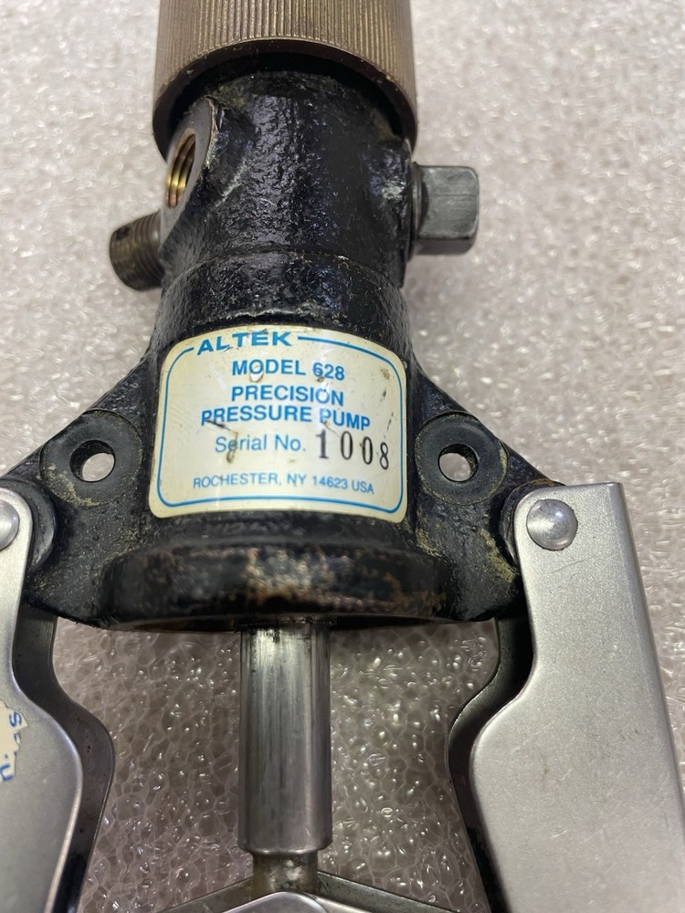 Altek Model 628 Precision Pressure Pump