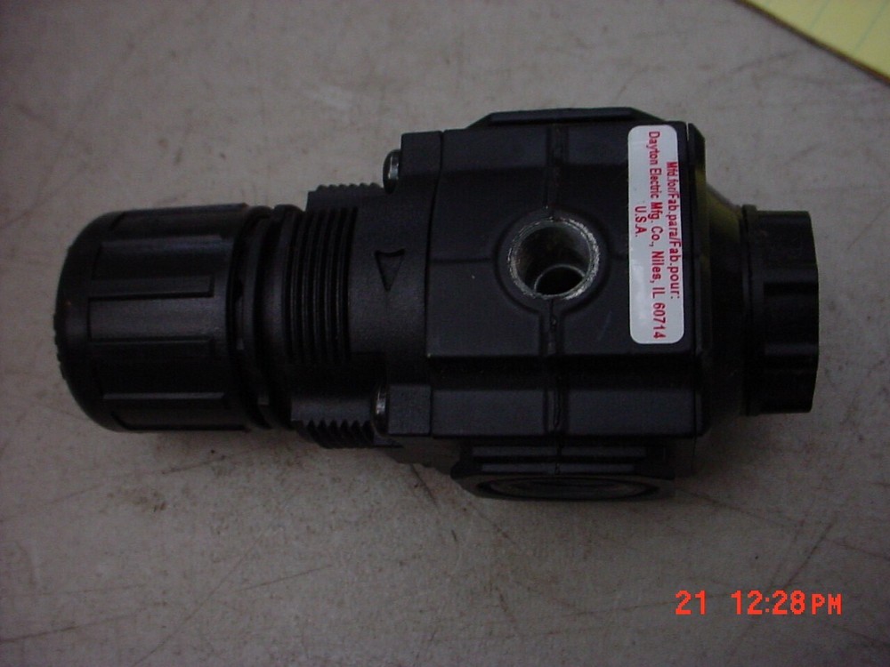 DAYTON 3/8" AIR REGULATOR 4ZM15