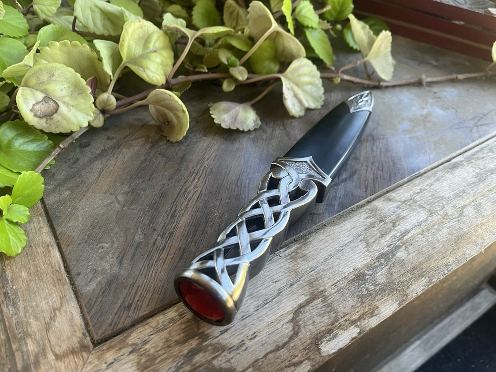 Celtic Knot Dagger