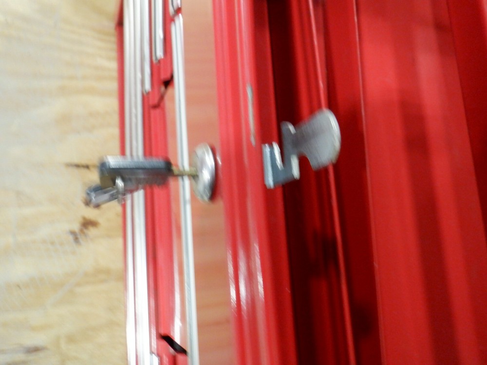 WESTWARD 10 DRAWER TOOLBOX WITH LOCK