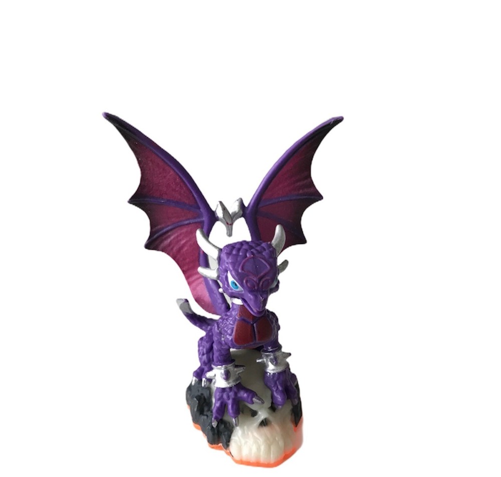 Skylanders Giants Cynder Video Game Figure