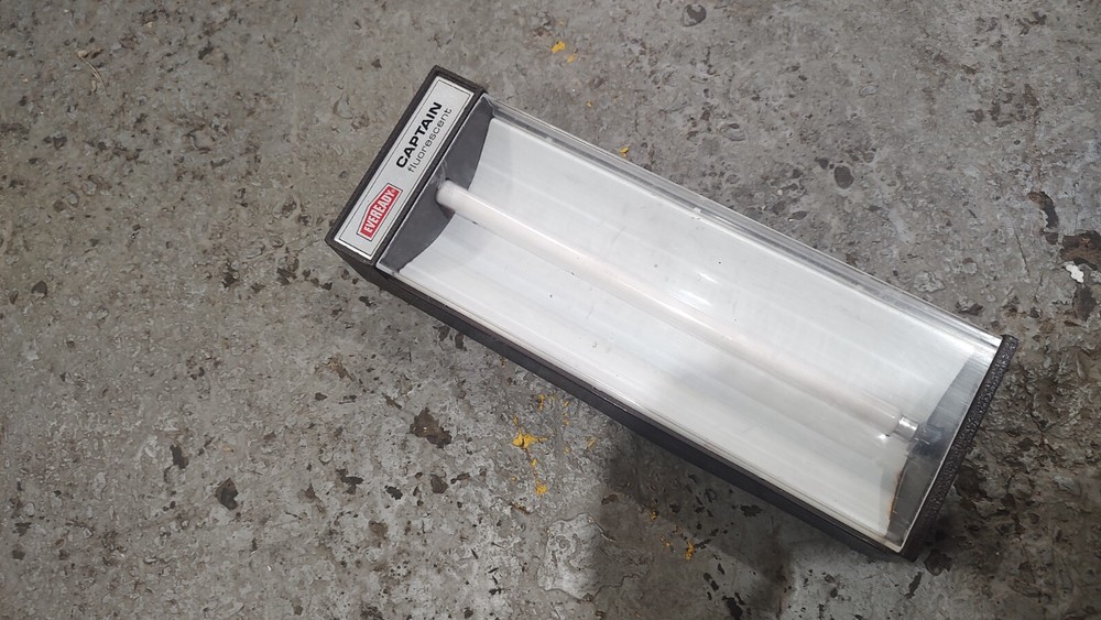 Eveready Captain Fluorescent Light 1970's 1980's