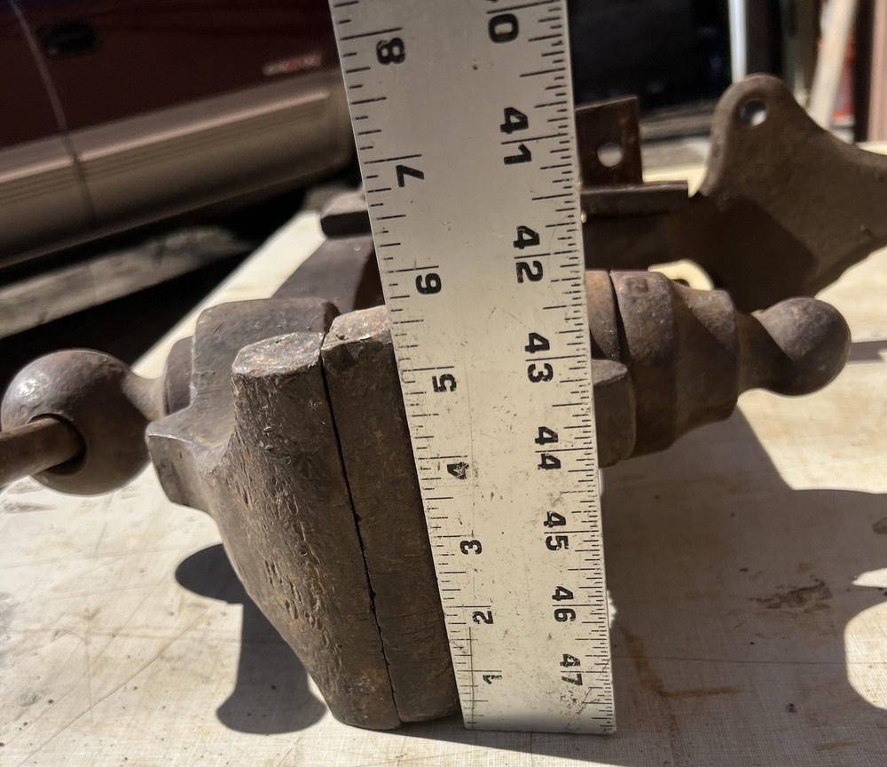 5 1/4 Blacksmith Vice Antique 57 Lbs Post Leg