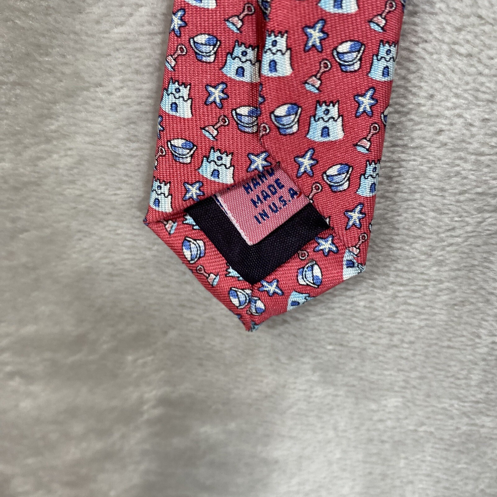 NEW Vineyard Vines Boys/Short Mens Tie Pink W/ Sandcastle Beach 100% Silk