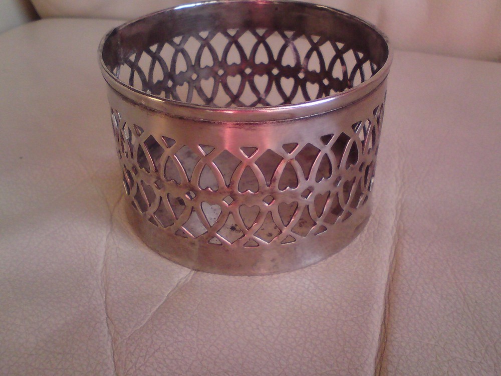 SILVER PLATED WINE BOTTLE STAND,9 CMS X 5.8 CMS APPROX.