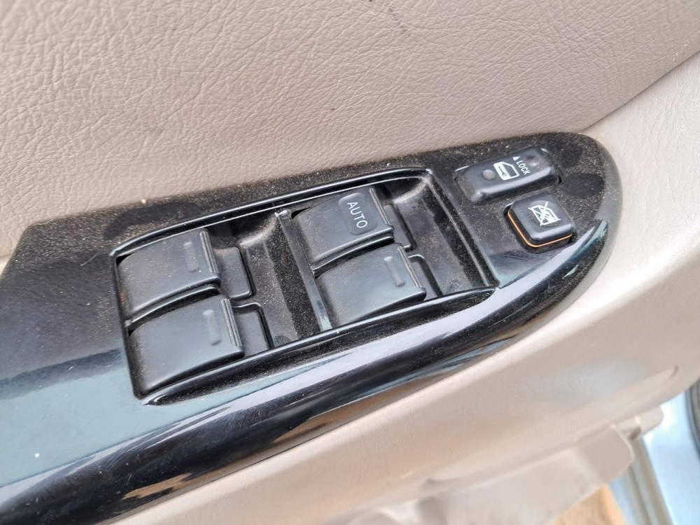 SIENNA 2005 Glove Box 4877713