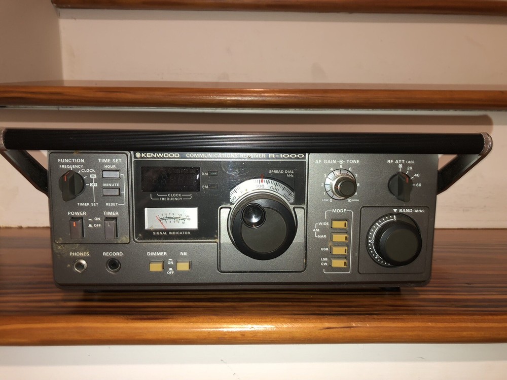 Kenwood R-1000 Communications Receiver