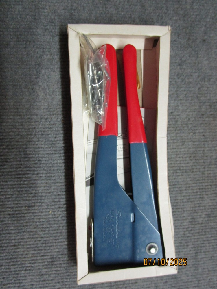 Vintage Swingline Rivet It Model CT2 New
