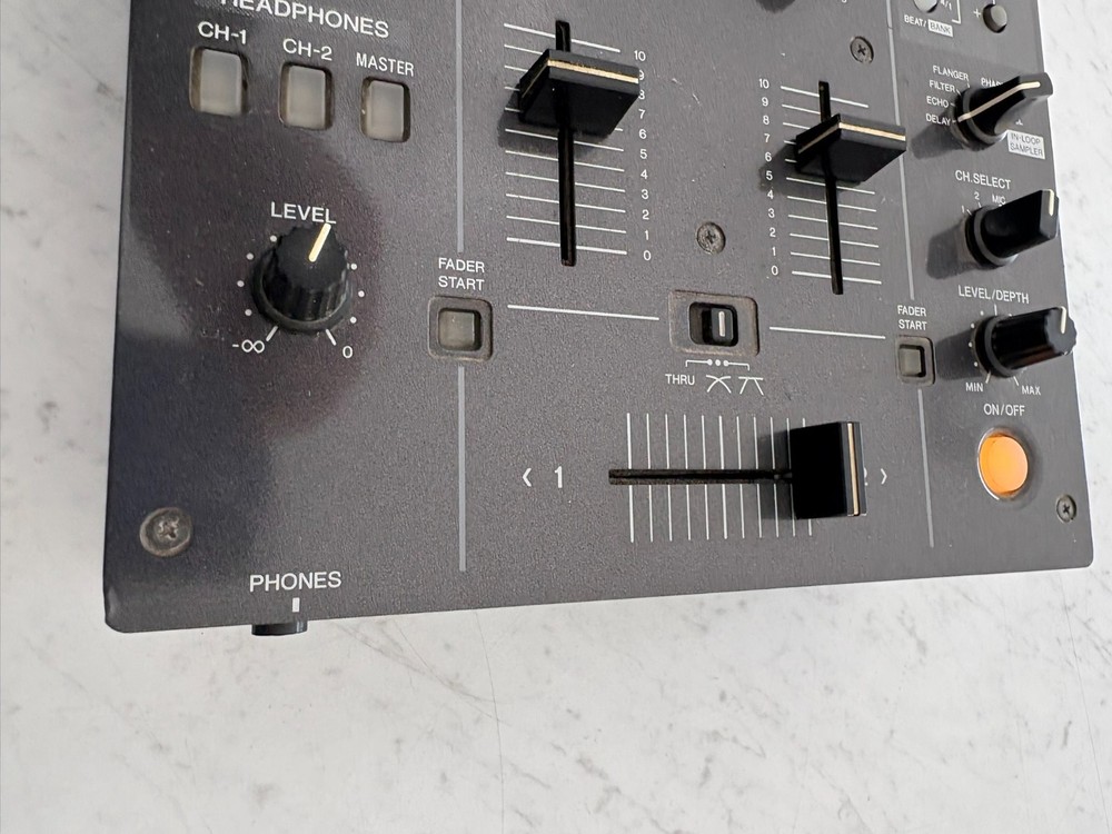 Pioneer DJM400 DJ Mixer