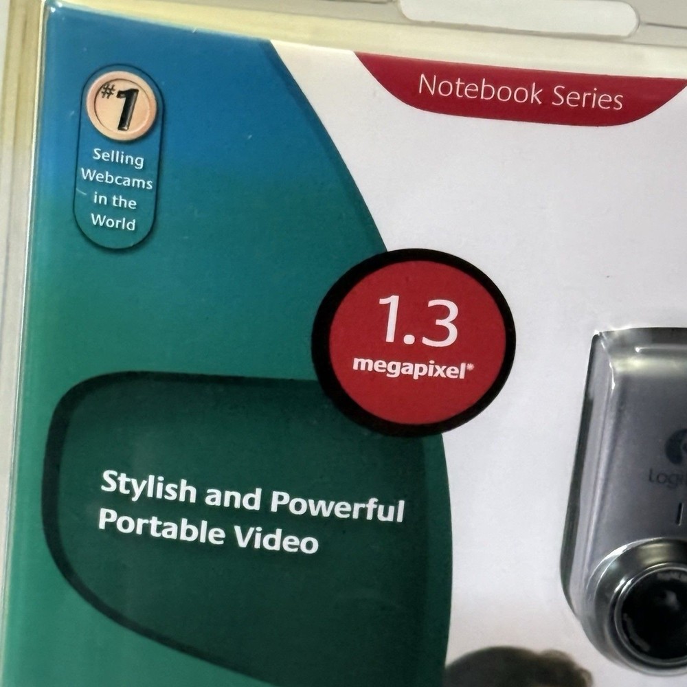 Logitech QuickCam Deluxe for Notebooks 1.3 MegaPixels WebCam USB 2.0