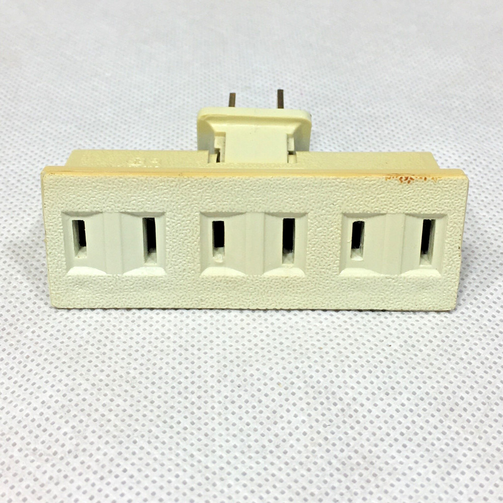 3-Outlet Wall Hugger Adapter Plug E124416 125V 15A