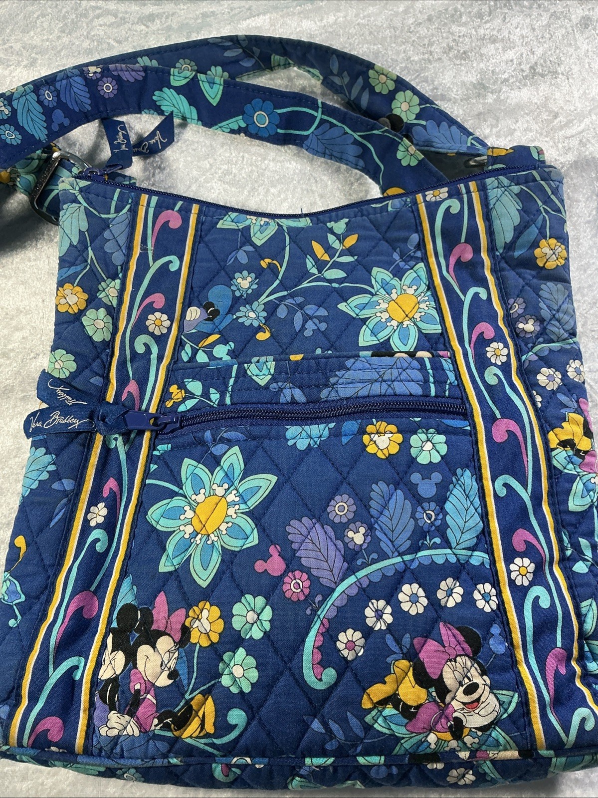Disney Parks Vera Bradley Quilted Minnie Mouse Crossbody Zippered Bag Purse