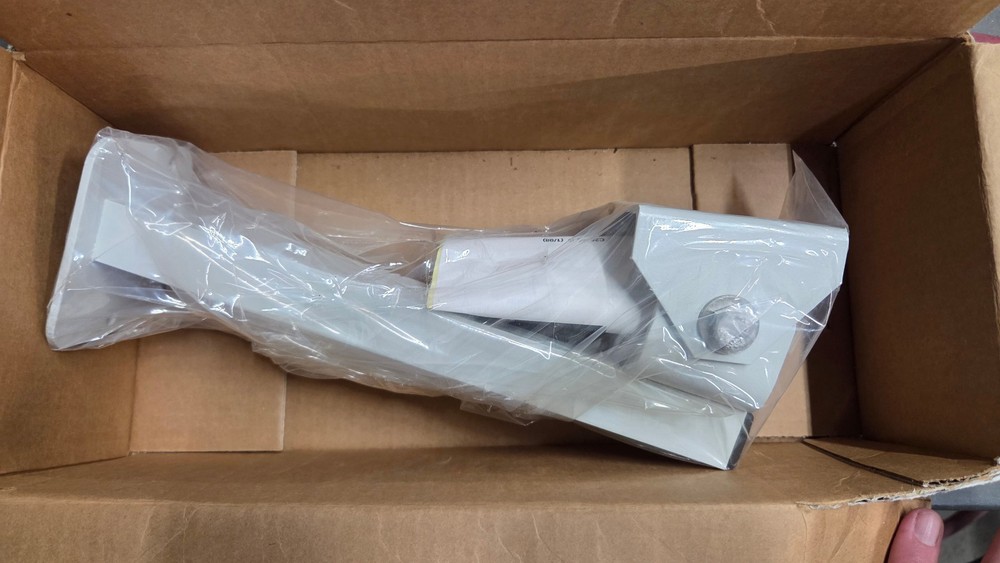 Pelco EM2400 Camera Bracket with swivel