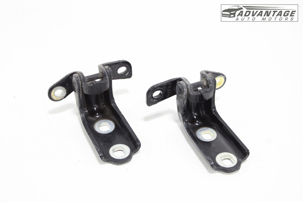 2015-2020 CHEVY SUBURBAN FRONT RIGHT SIDE DOOR HINGE LOWER & UPPER SET OEM