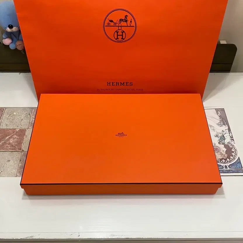 Hermès Box (55.5x36.5x6) + Insert + Shopping Bag