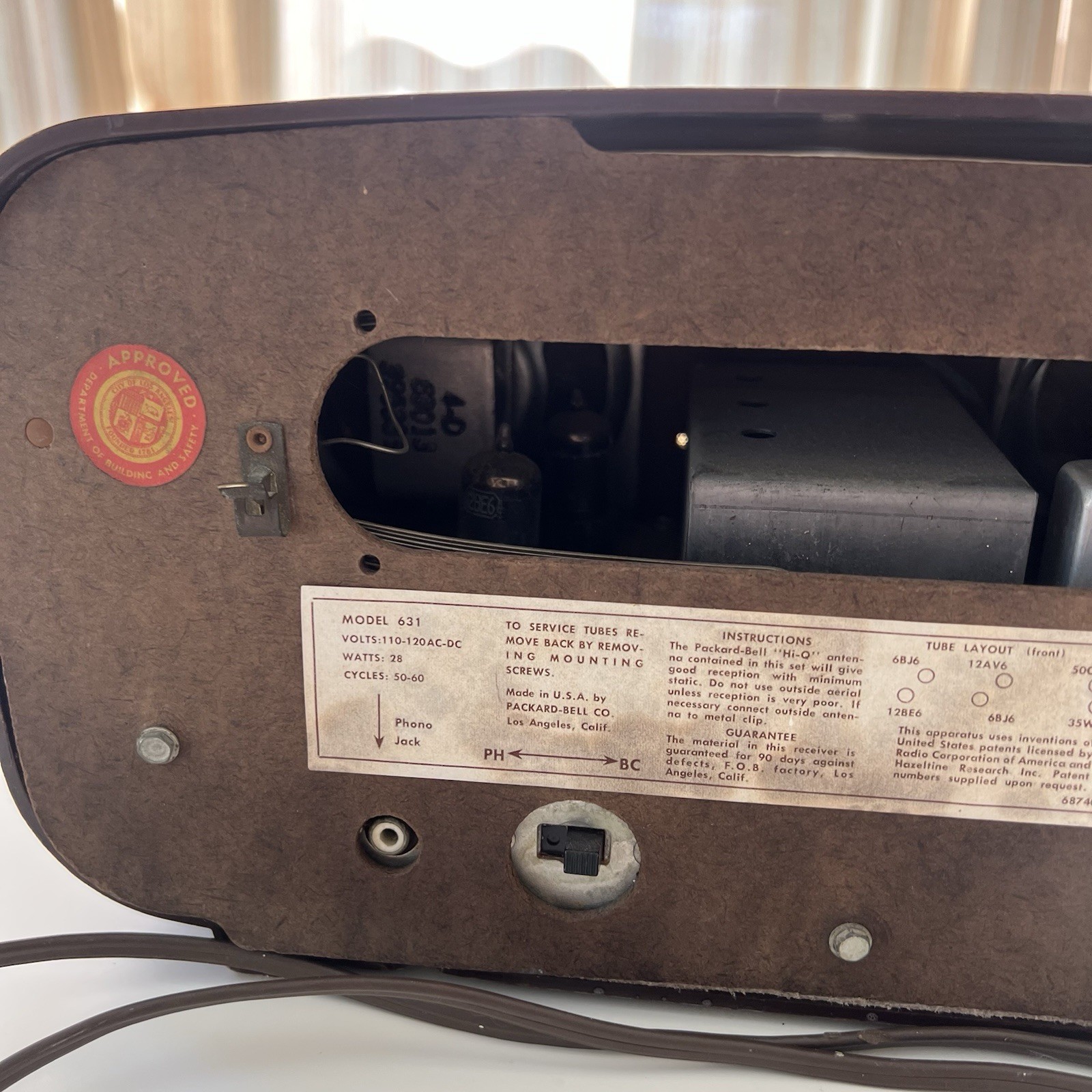 Vintage Packard Bell Model 631 Tube Radio Brown Bakelite AM