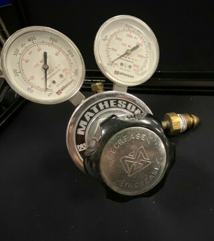 MATHESON 8 - 580 GAS 3000 PSIG REGULATOR