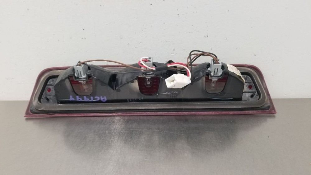 17 DODGE RAM 1500 HIGH MOUNTED STOP LIGHT INCANDESCENT