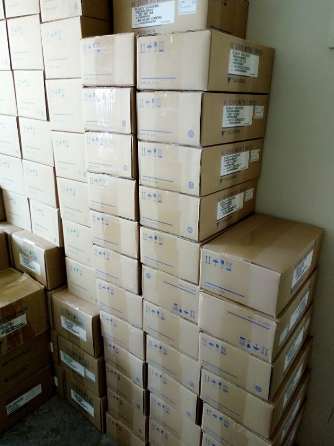 1PC Yaskawa SGDH-01BE Servo Driver SGDH01BE New In Box Expedited Shipping