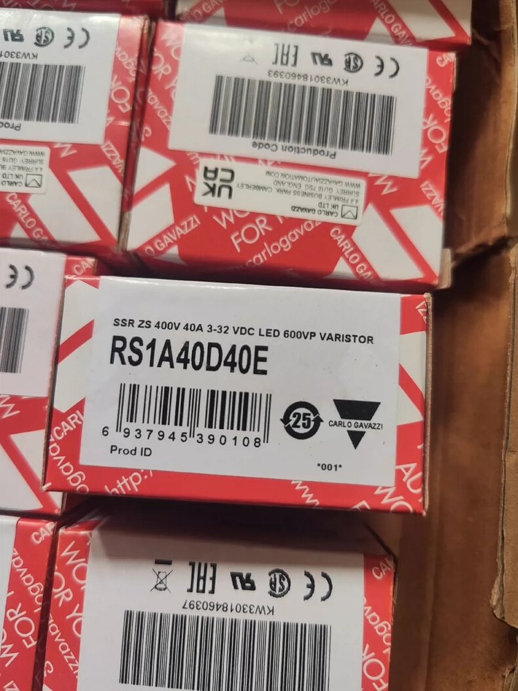 1pcs New CARLOGAVAZZI RS1A40D40E Solid State Relays