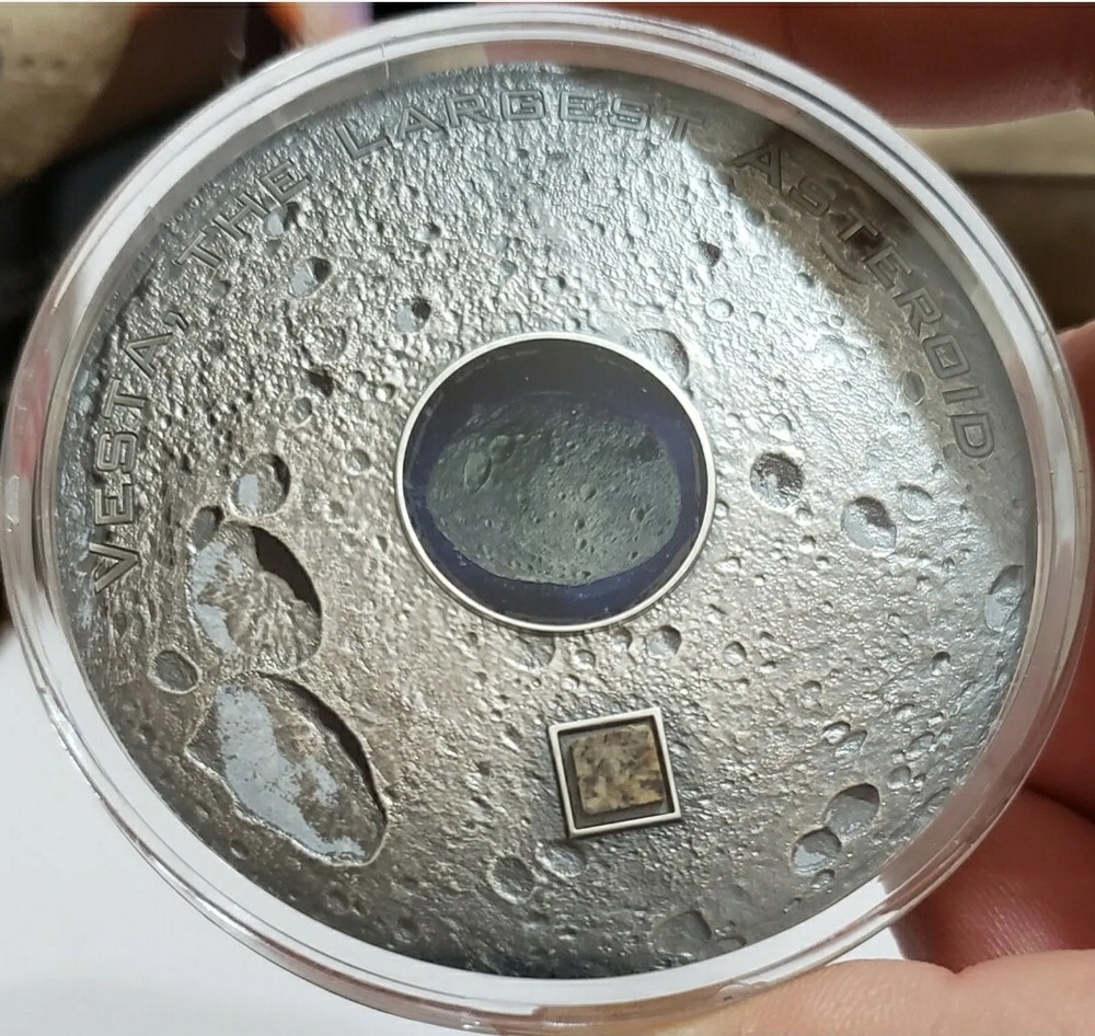 2018 $20 VESTA THE LARGEST ASTEROID Hed EUCRITE Meteorite 3 Oz Silver Coin.