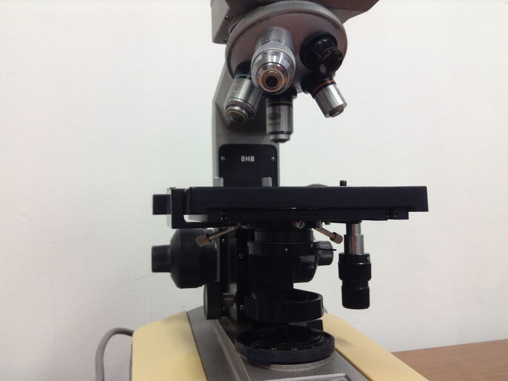 OLYMPUS - BH Microscope in excellent condition w/five objectives