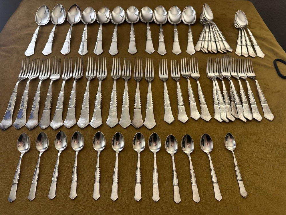 (60) Pieces DFA1 (SILVERPLATE)by D. F. A. Hammered, Dots