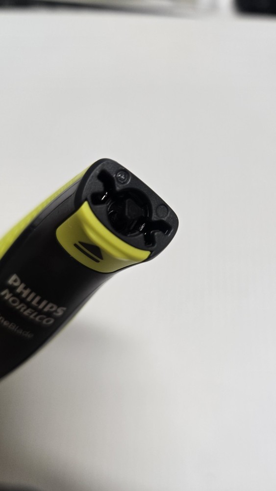 Philips OneBlade Model QP2724 Handle & Charging Cable TESTED
