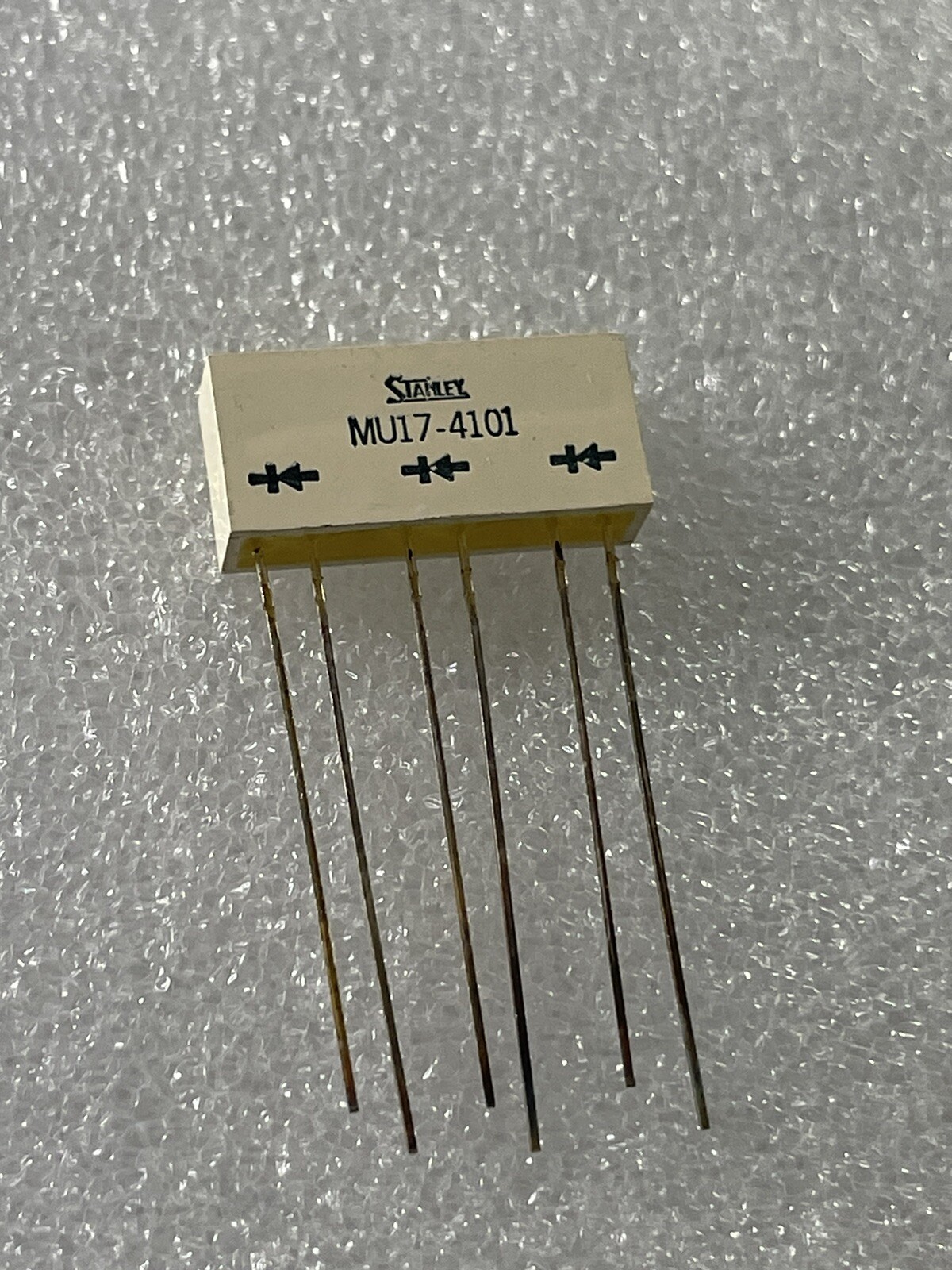 Stanley MU17-4101 Single Color 3 LED Light Bar , Yellow ,( 4 Qty. )