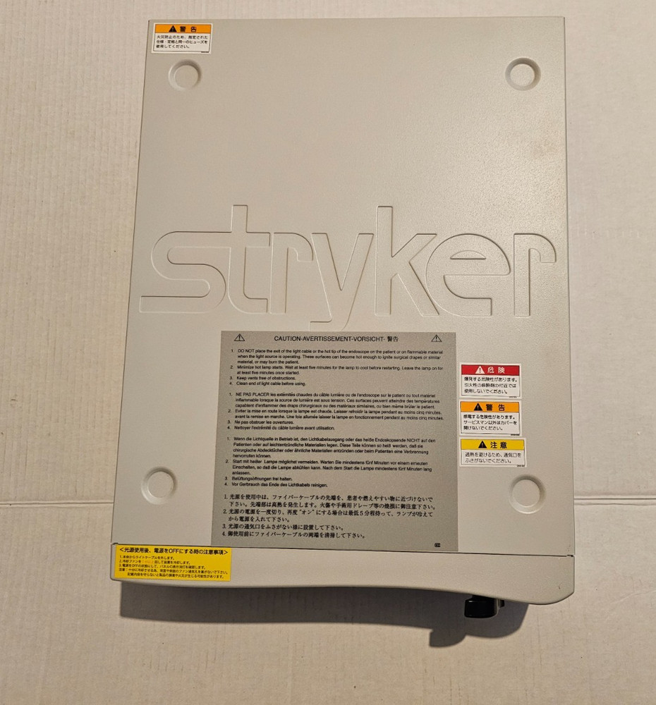 Stryker Light Source X8000