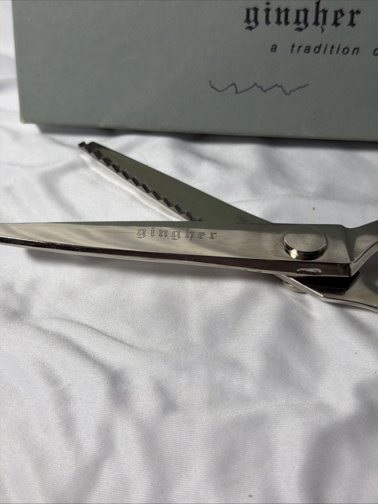 Gingher Pinking Shears G-7P Italy. Original Box