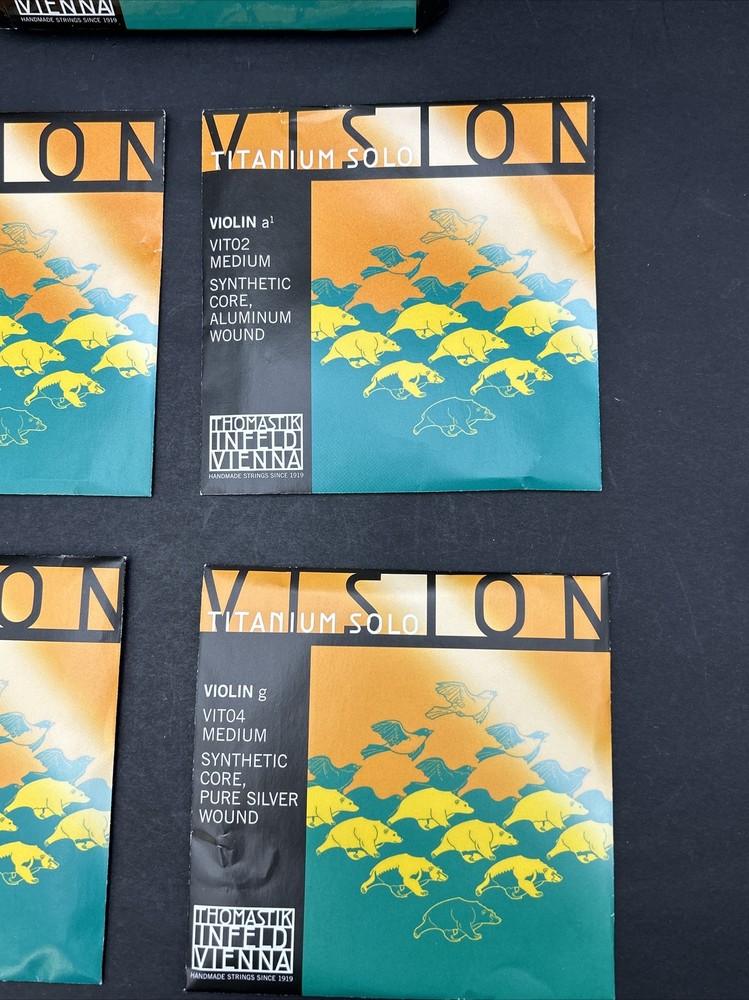 Thomastik Vision Titanium Solo VIT100 Medium, Synthetic Core, Violin Strings