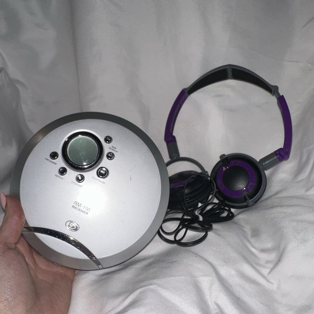 durabrand 916 portable cd player Untested With Headphones