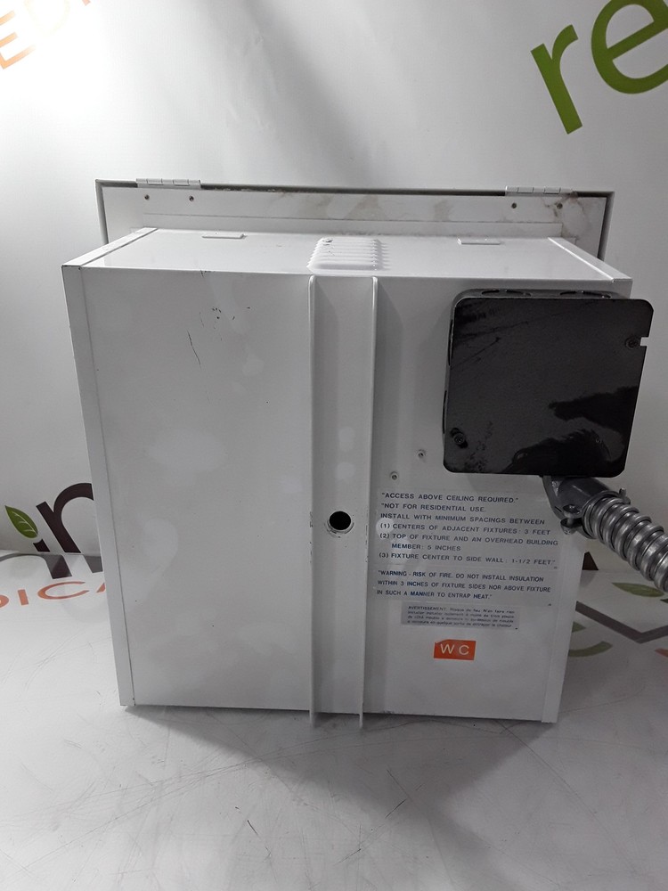 Skytron Mini Argos Surgical Light