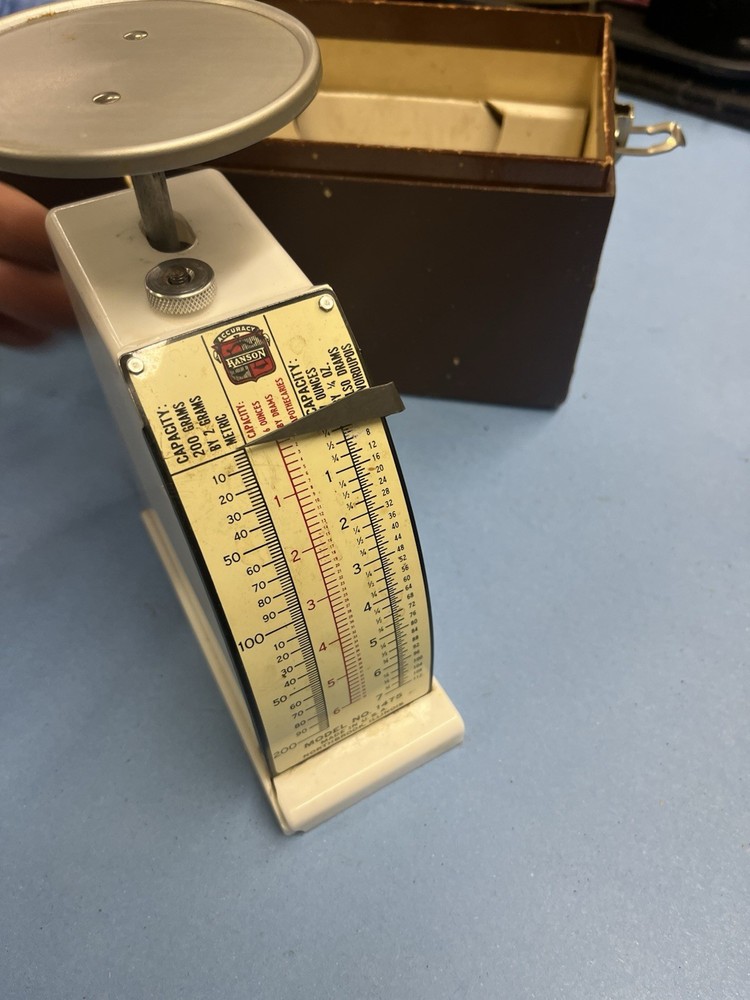 Vintage Hanson scale with case Model 1475