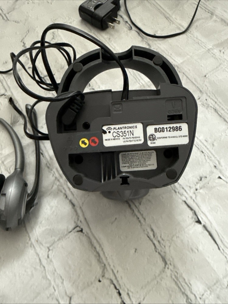 Plantronics CS351N Wireless Office Phone Headset Base System Powers On