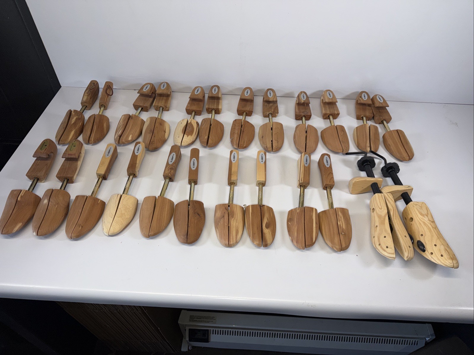 Lot 12 Pairs Cedar Shoe Trees Wood Adjustable Mens Women’s Larry’s + Others