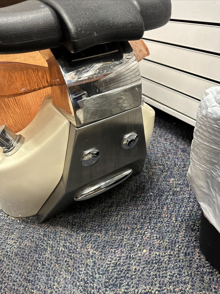 human touch massage chair With A Tab