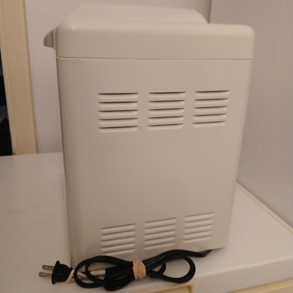 Bread Maker Breadman TR888 Corner Bakery 2lb Programmable Dessert Bread