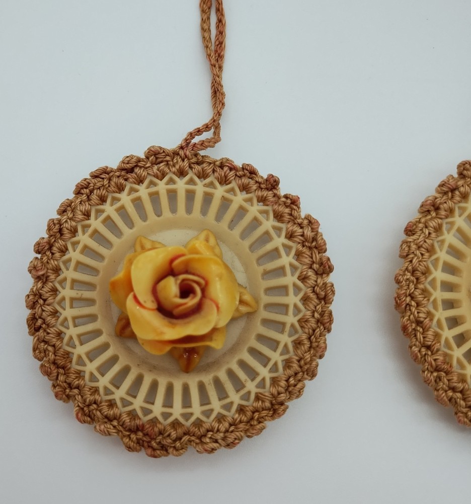 1950s Yellow Rose Curtain Tie Back or Light Pull Strings Plastic w/ Crochet 3D